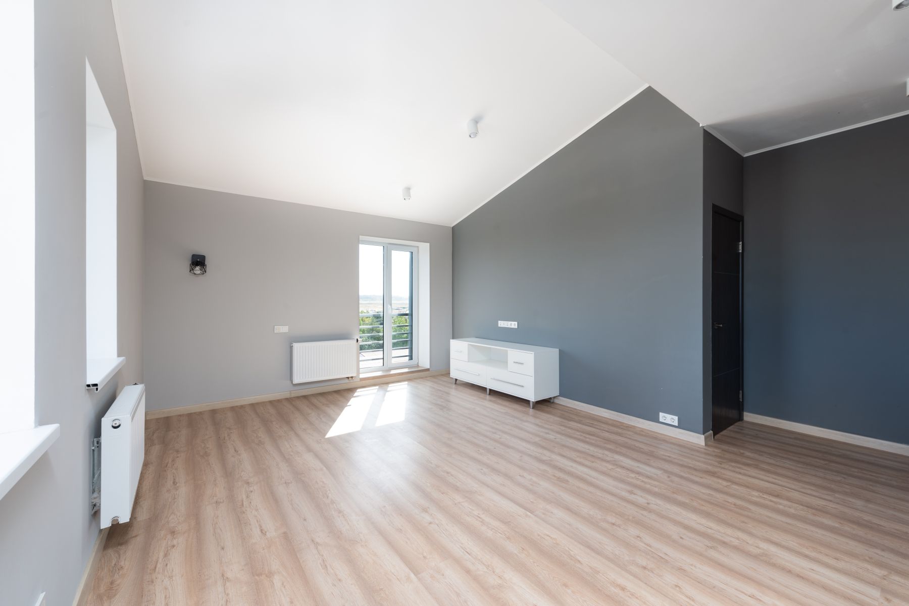 Apartamento moderno vazio pronto para uma nova utilização
